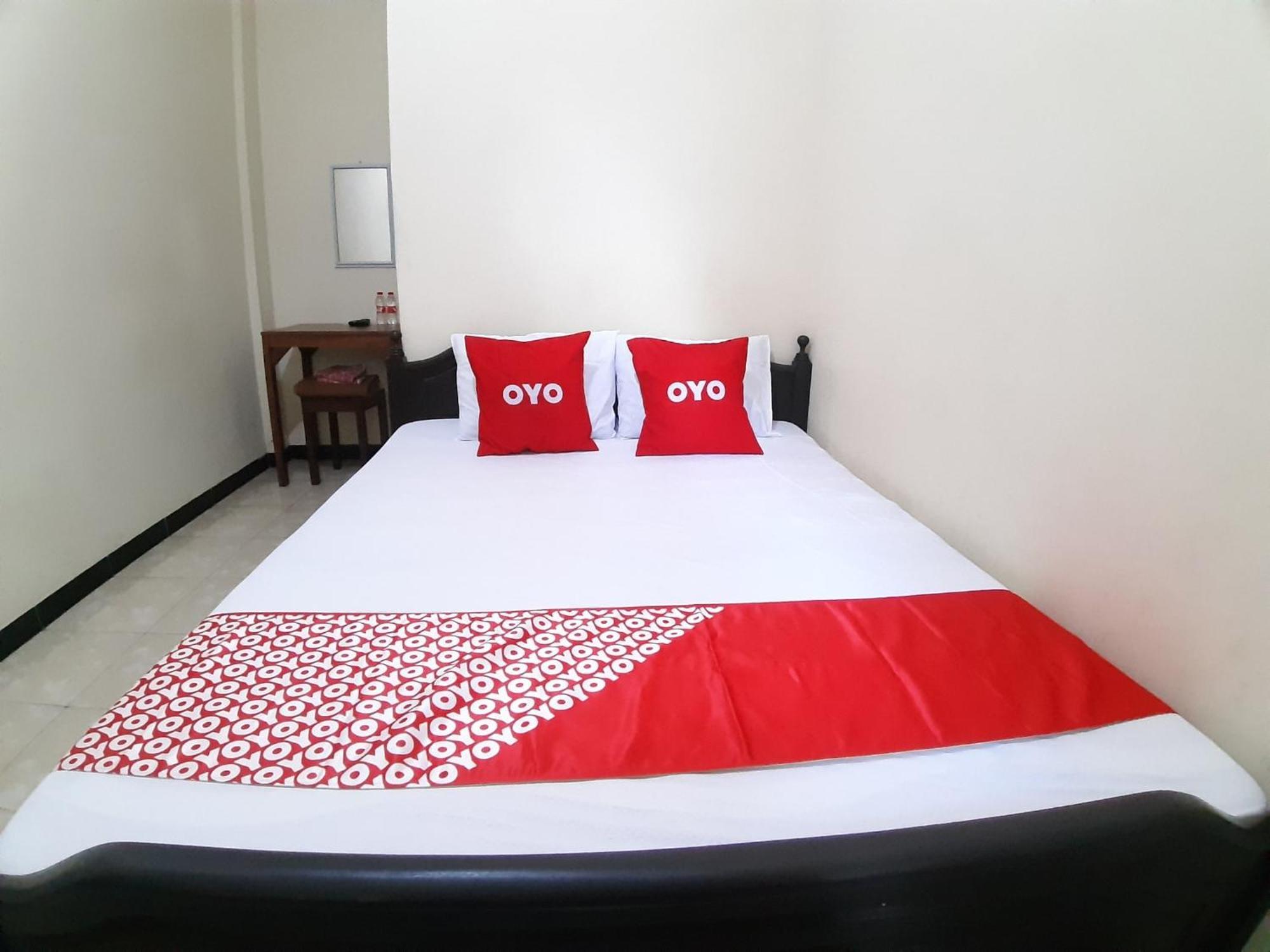 Oyo 2826 Panderman Residence Blitar Exterior foto